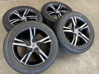 18 inch originele R design velgen + winterbanden Volvo XC40 31445812