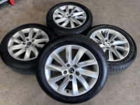 17  inch originele Stratos velgen + zomerbanden Skoda Superb
