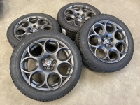 17 inch originele velgen + winterbanden Alfa Romeo Giulia 156107469