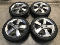 17 inch originele winterset Toyota Auris Hybrid