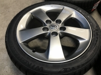 17 inch originele winterset Toyota Auris Hybrid