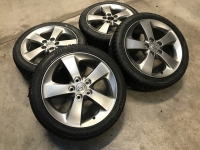 17 inch originele winterset Toyota Auris Hybrid