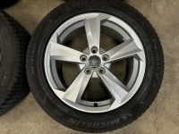 17 inch originele velgen + zomerbanden Audi Q2 81A601025B set 1