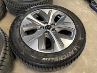 17 inch originele velgen + zomerbanden Kia E NIRO 215 55 17