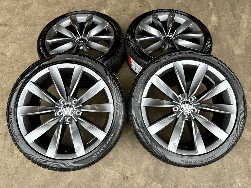 19 inch originele Chennai velgen + vierseizoenenbanden Volkswagen Passat 3G8601025G