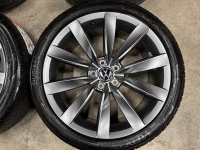 19 inch originele Chennai velgen + zomerbanden Volkswagen Passat 3G8601025G