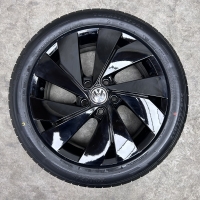 zwarte 17 inch originele Belmont velgen + zomerbanden Volkswagen Golf 8 5H0601025C