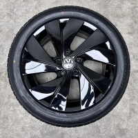 zwarte 17 inch originele Belmont velgen + zomerbanden Volkswagen Golf 8 5H0601025C