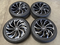 17 inch originele  Ventura velgen + zomerbanden Volkswagen Golf 8 5H0601025D