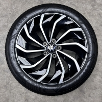 17 inch originele  Ventura velgen + zomerbanden Volkswagen Golf 8 5H0601025D