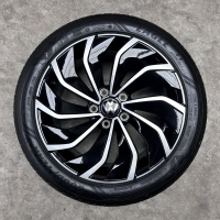 17 inch originele  Ventura velgen + zomerbanden Volkswagen Golf 8 5H0601025D
