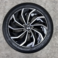 17 inch originele  Ventura velgen + zomerbanden Volkswagen Golf 8 5H0601025D