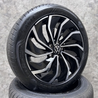 17 inch originele  Ventura velgen + zomerbanden Volkswagen Golf 8 5H0601025D