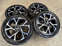 18 inch originele velgen + zomerbanden Toyota C-HR PW457-10003