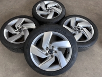 17 inch originele Richmond GTI velgen + zomerbanden  Volkswagen Golf 8 5H0601025E set 1