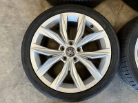 18 inch originele Kingston velgen + zomerbanden Volkswagen Golf  set 1