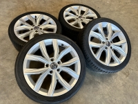 18 inch originele Kingston velgen + zomerbanden Volkswagen Golf  set 1