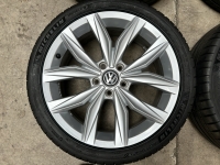 18 inch originele Kingston velgen + zomerbanden Volkswagen Golf  set 1