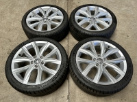 18 inch originele Kingston velgen + zomerbanden Volkswagen Golf  set 1