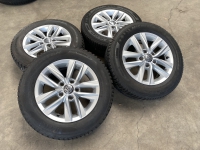 15 inch originele VW Caddy Coloundra winterset 195 65 15 5x112