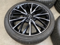 18 inch originele sport velgen Toyota Auris 225 40 18