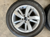 15 inch originele Sassari velgen + zomerbanden Volkswagen Polo 2G0601025AD