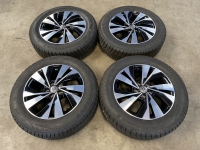 15 inch originele winterset VW Polo 185 65 15 5x100