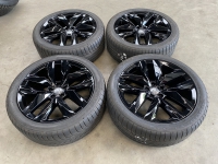 20 inch originele V spaak velgen + zomer banden Volkswagen Tiguan set 1
