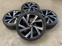 18 inch originele Bergamo winterset VW Golf 8 225 40 18