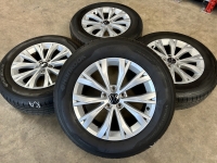 17 inch originele Montana velgen + zomerbanden Volkswagen Tiguan 5NA601025