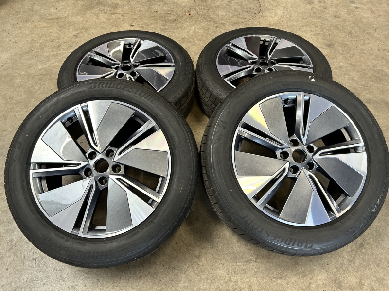 19 inch originele Regulus velgen + zomerbanden Skoda Enyaq  5LA601025A