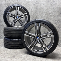 18 inch originele M velgen + zomerbanden BMW 1 serie F40 style 556 M 8053524