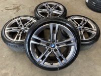 18 inch originele M velgen + zomerbanden BMW 1 serie F40 style 556 M 8053524