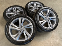 17 inch originele Valencia velgen + zomerbanden Volkswagen Golf 8 5H0601025AF