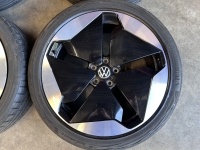 20  inch originele Sanya velgen + zomerbanden Volkswagen ID.3 10A601025B set 1