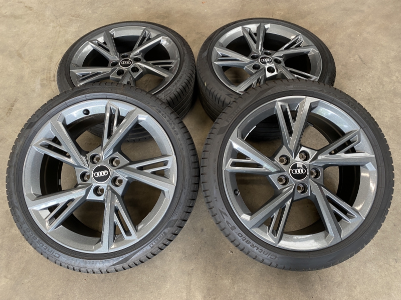 18 inch originele velgen +  zomerbanden Audi A3 S3 8Y 8Y060102G set 1