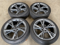 18 inch originele velgen +  zomerbanden Audi A3 S3 8Y 8Y060102G set 1