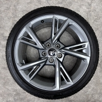 18 inch originele velgen +  zomerbanden Audi A3 S3 8Y 8Y060102G set 2