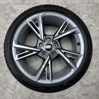 18 inch originele velgen +  zomerbanden Audi A3 S3 8Y 8Y060102G set 2