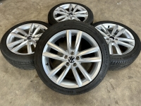 17 inch originele Pamplona velgen + zomerbanden Volkswagen Polo 2G0601025J