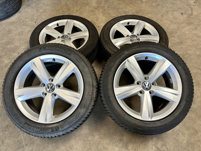 17 inch originele velgen + winterbanden Volkswagen Passat 5C0601025AA