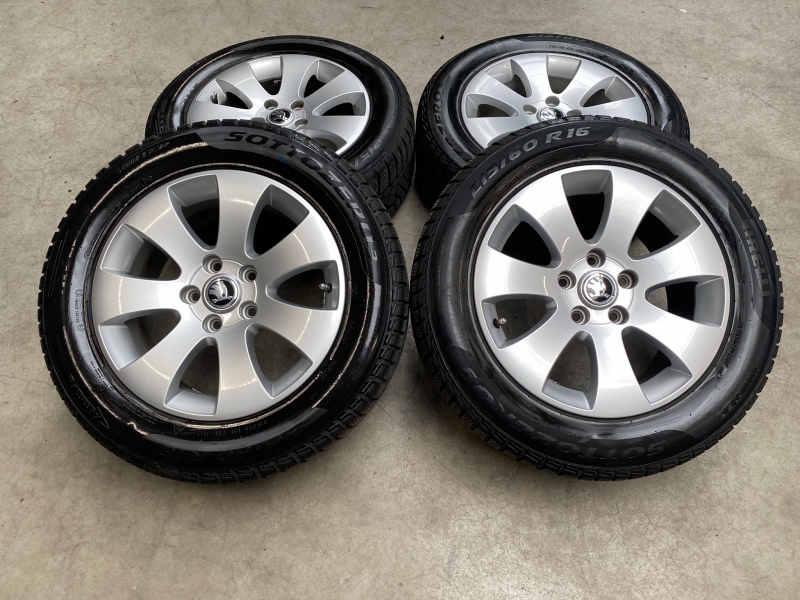 16 inch originele winterset Skoda Yeti 215 60 16 www.originalwheels.nl