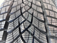 17 inch originele avantgarde velgen + winterbanden Mercedes C klasse W205 A2054010200
