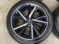 17 inch originele sport velgen Toyota Auris PW457 02001