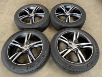 19 inch originele R line velgen + winterbanden Volvo XC40 31423931 set 1