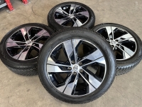 18 inch originele velgen + winterbanden Volvo V60 CC | XC70 31680199