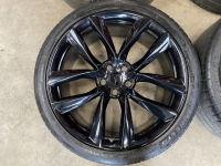 21 inch originele Arachnid velgen + zomerbanden Tesla Model S 1075749-00-C - 1075749-00-D
