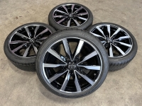 18 inch originele velgen + zomerbanden Toyota Auris 225 40 18