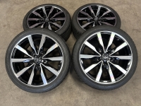 18 inch originele velgen + zomerbanden Toyota Auris 225 40 18
