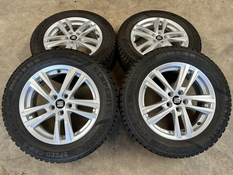 16 inch originele velgen + winterbanden Seat Ateca